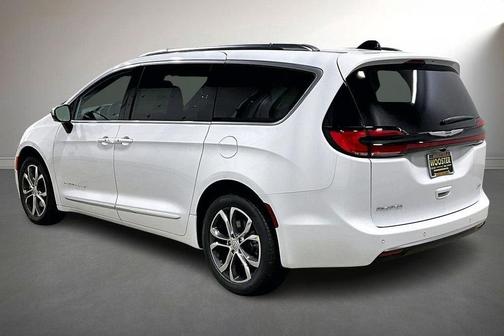 2026 Chrysler Pacifica Pinnacle