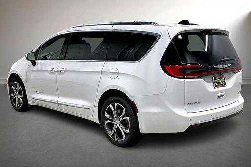 2026 Chrysler Pacifica Pinnacle