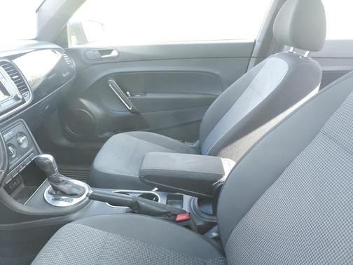 2018 Volkswagen Beetle 2.0T S