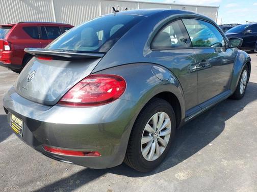 2018 Volkswagen Beetle 2.0T S
