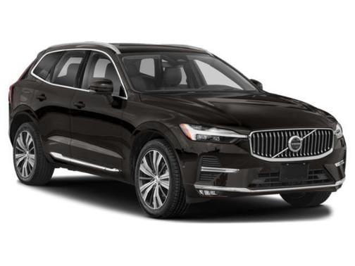 Crystal White Metallic 2022 Volvo XC60 B5 Momentum
