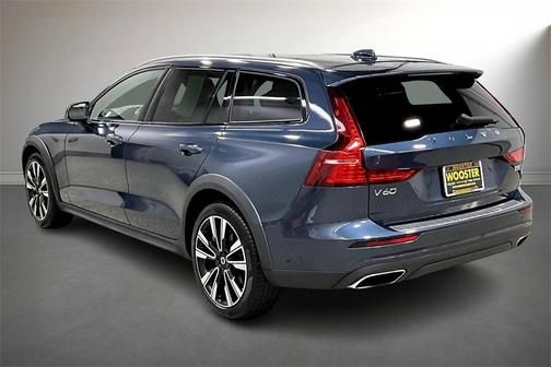 2022 Volvo V60 Cross Country T5