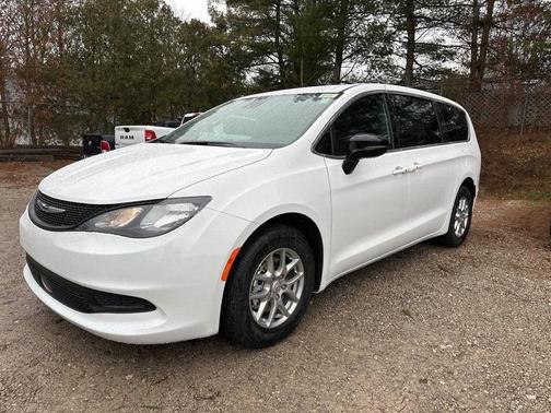 2026 Chrysler Voyager LX
