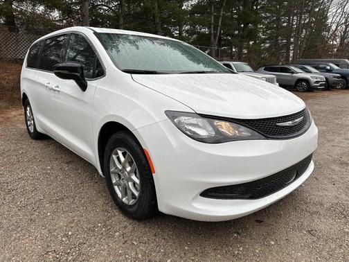 2026 Chrysler Voyager LX