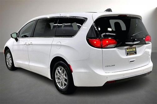 2026 Chrysler Voyager LX