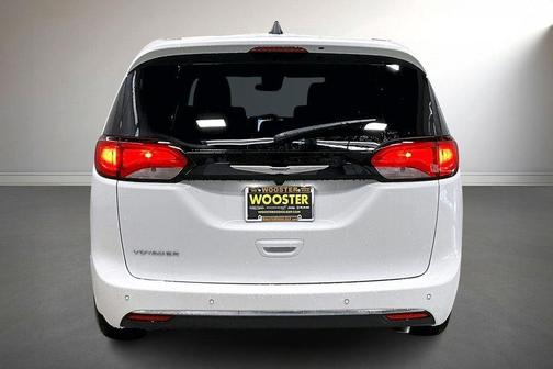 2026 Chrysler Voyager LX