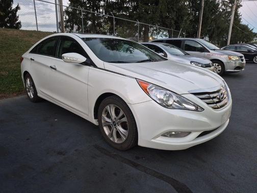 2011 Hyundai SONATA Limited