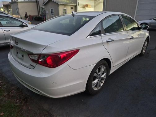 2011 Hyundai SONATA Limited