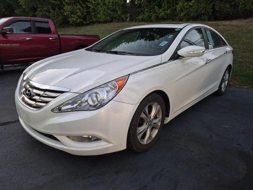 2011 Hyundai SONATA Limited