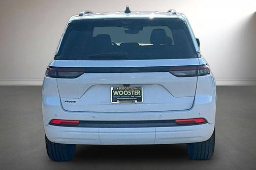 Bright White Clearcoat 2026 Jeep Grand Cherokee Limited