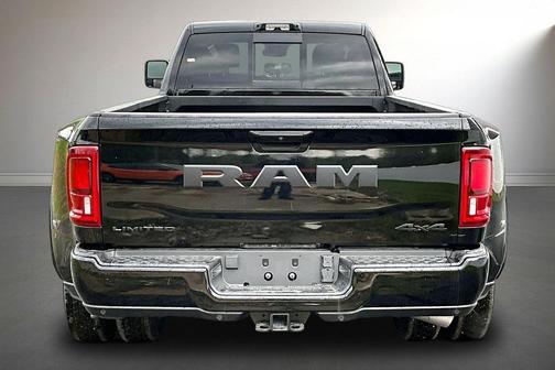 Diamond Black 2026 RAM 3500 Limited