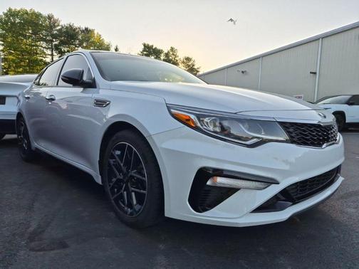 Snow White Pearl 2020 Kia Optima SE