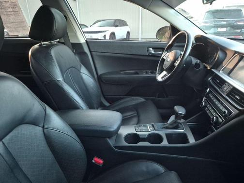 Snow White Pearl 2020 Kia Optima SE
