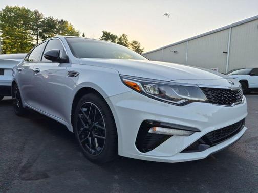Snow White Pearl 2020 Kia Optima SE