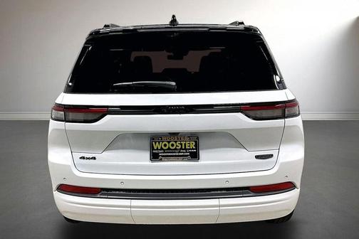 Bright White Clearcoat 2026 Jeep Grand Cherokee Summit