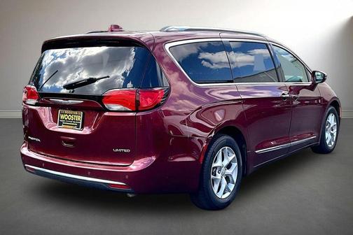 Velvet Red Pearlcoat 2020 Chrysler Pacifica Limited