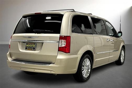 2015 Chrysler Town & Country Touring-L