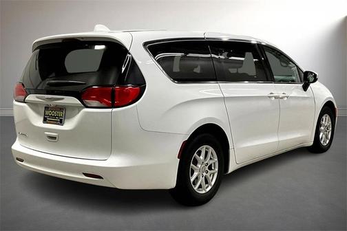 2017 Chrysler Pacifica LX