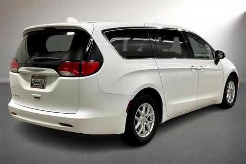 2017 Chrysler Pacifica LX