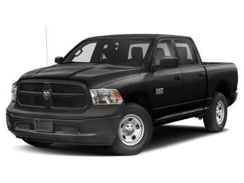 Brilliant Black Crystal Pearlcoat 2018 RAM 1500 Express