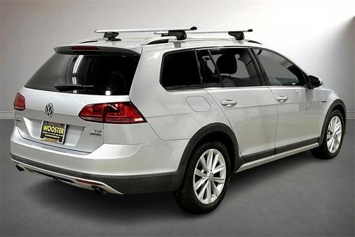 2017 Volkswagen Golf Alltrack TSI S