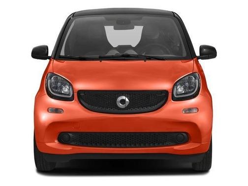 White 2016 smart ForTwo Passion
