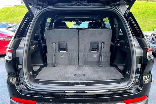 Diamond Black 2026 Jeep Grand Cherokee L Laredo