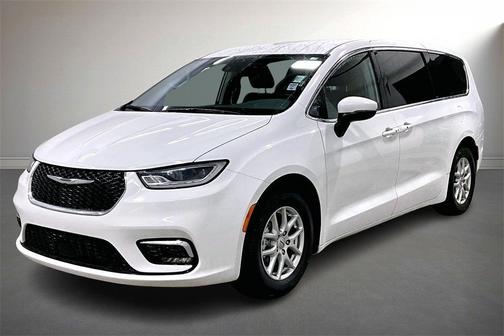 2023 Chrysler Pacifica Touring-L