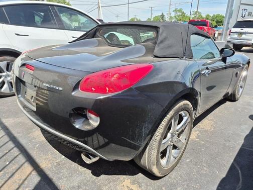 Mysterious Black 2006 Pontiac Solstice