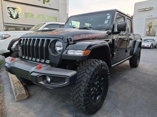 Black Clearcoat 2023 Jeep Gladiator Mojave