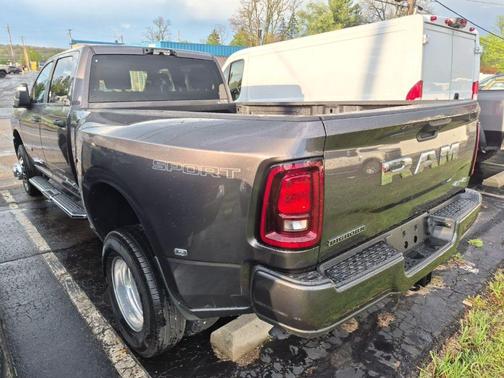Granite Crystal Clearcoat Metallic 2026 RAM 3500 Big Horn
