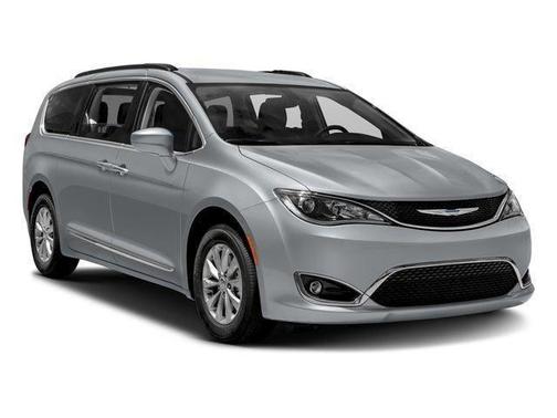 Bright White Clearcoat 2017 Chrysler Pacifica Touring-L