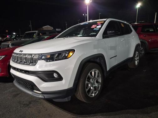 2022 Jeep Compass Latitude Lux