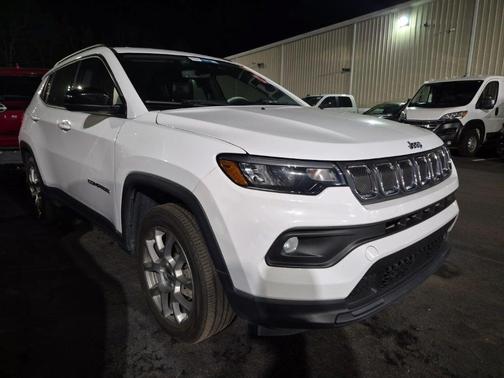 2022 Jeep Compass Latitude Lux