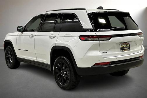 2025 Jeep Grand Cherokee Laredo