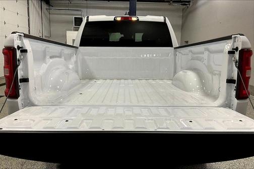 Bright White Clearcoat 2026 RAM 1500 Big Horn