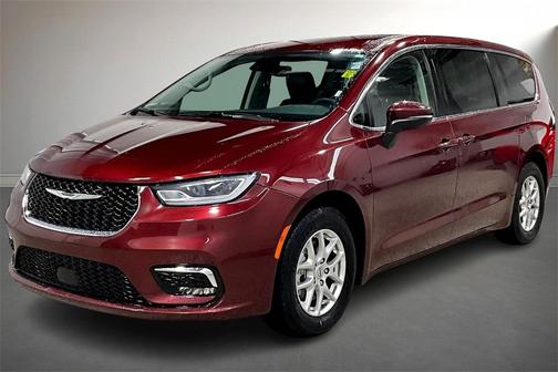 2023 Chrysler Pacifica Touring-L
