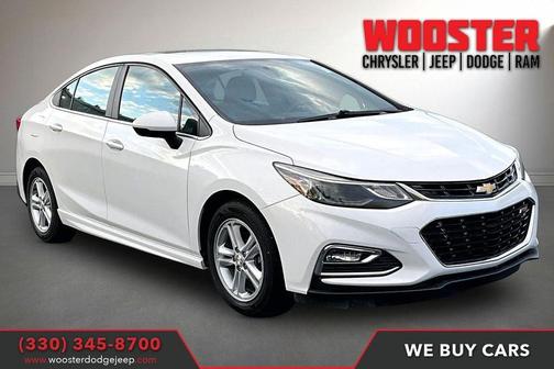 White 2017 Chevrolet Cruze LT