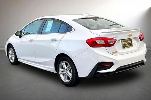 White 2017 Chevrolet Cruze LT