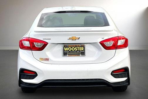 White 2017 Chevrolet Cruze LT