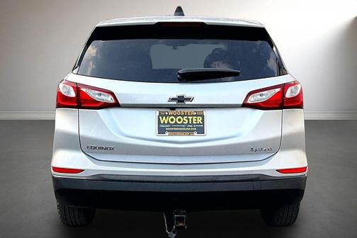 Silver Ice Metallic 2019 Chevrolet Equinox LS