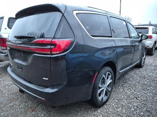 2026 Chrysler Pacifica Pinnacle