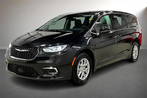 2023 Chrysler Pacifica Touring-L