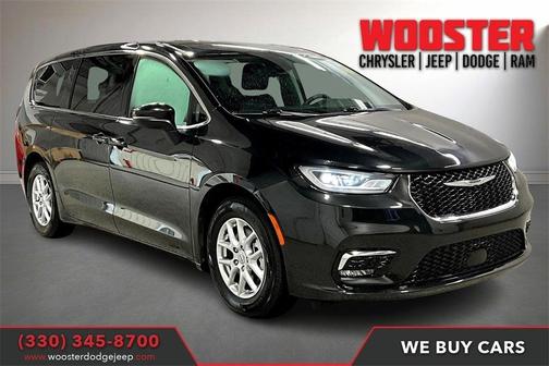 2023 Chrysler Pacifica Touring-L