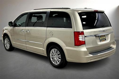 2015 Chrysler Town & Country Touring-L