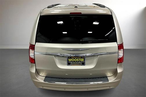 2015 Chrysler Town & Country Touring-L