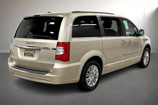 2015 Chrysler Town & Country Touring-L