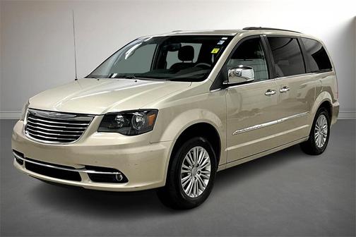 2015 Chrysler Town & Country Touring-L