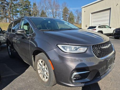 2023 Chrysler Pacifica Touring-L