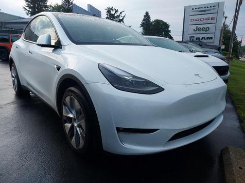 2024 Tesla Model Y Long Range